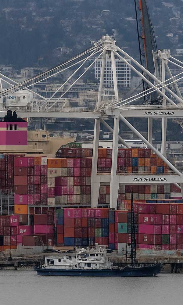 Price war between major container shipping companies