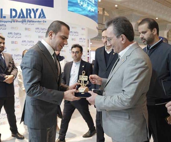 بازدید معاون وزیر راه و ترابری از غرفه آنیل دریا