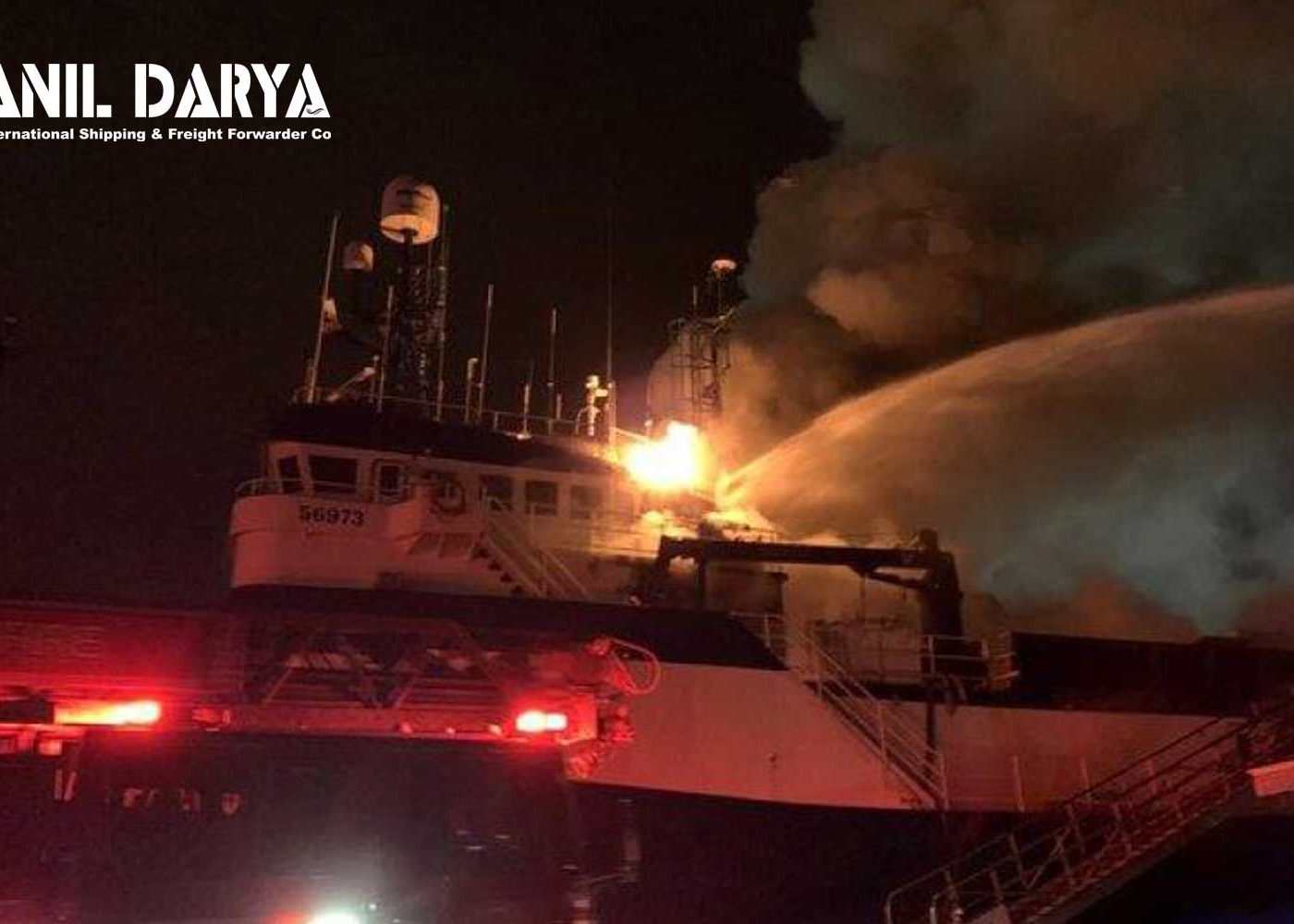 کشتی کارخانه غذاهای دریایی تریدنت آتش گرفت