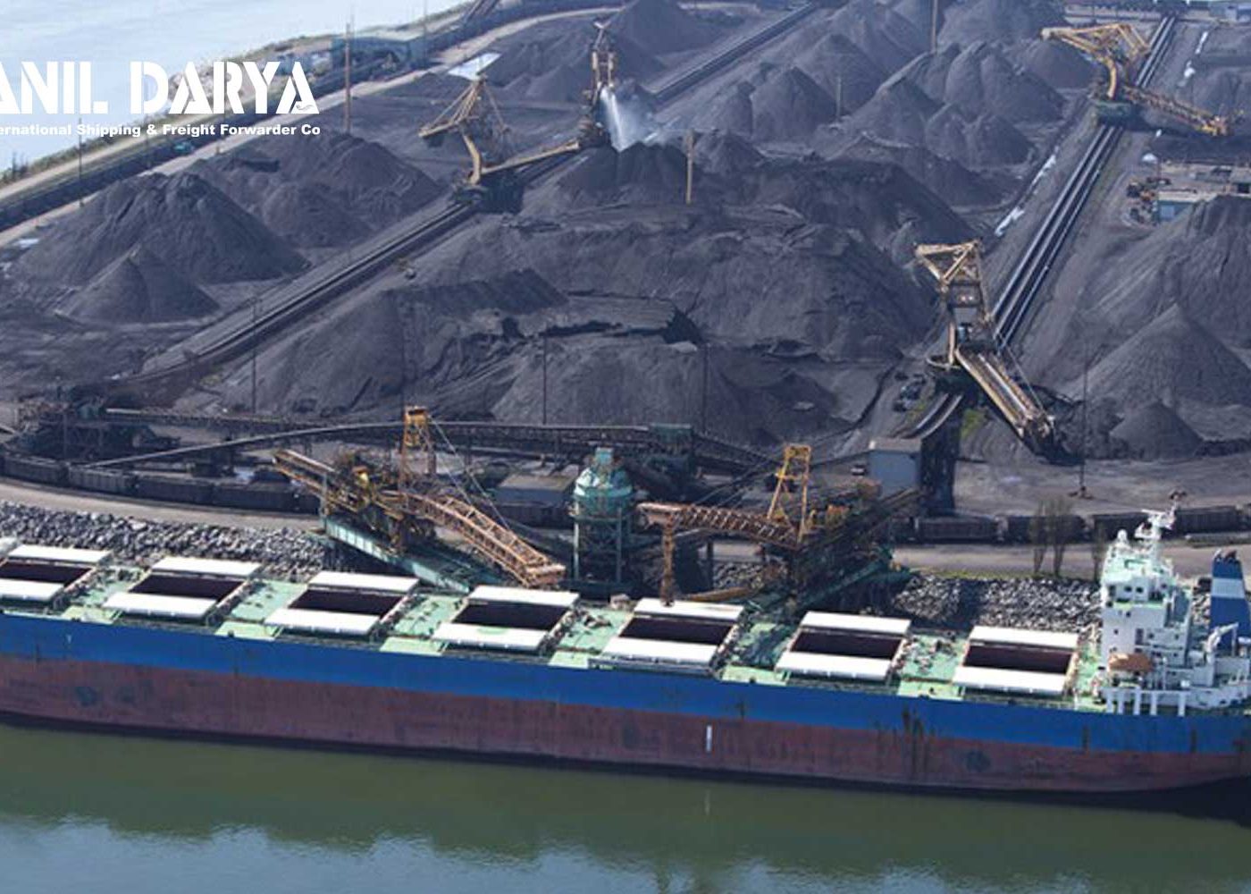 ازدحام کشتی‌ها در بنادر اندونزی برای حمل زغال سنگ